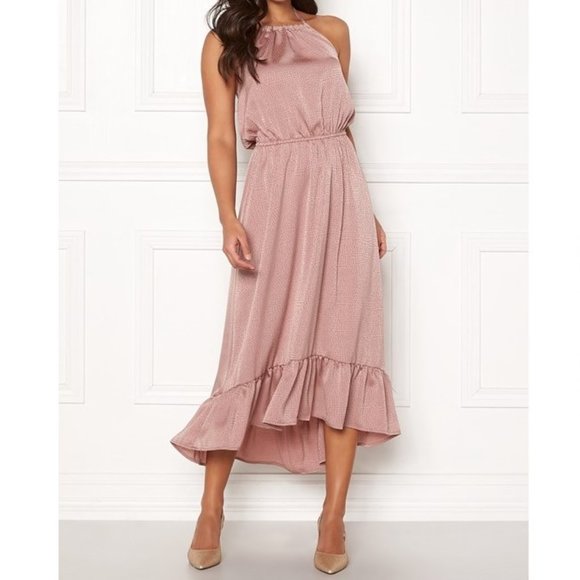 ✨HP✨ Only - Blush Halterneck Dress - Picture 1 of 15